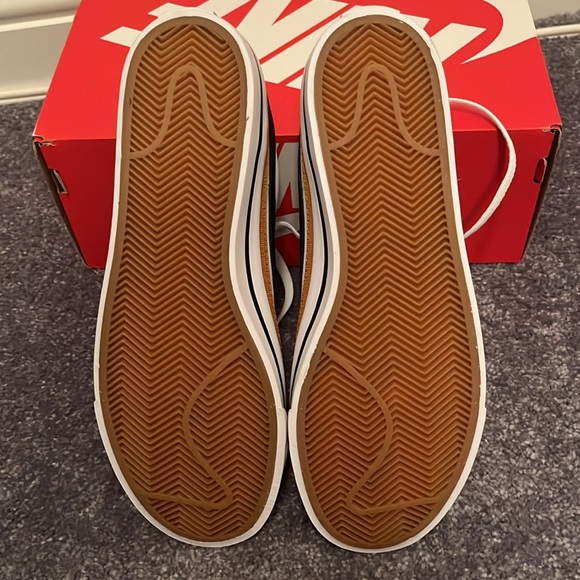 New in Box Nike Court Legacy white/black size 7 youth - Picture 2 of 7